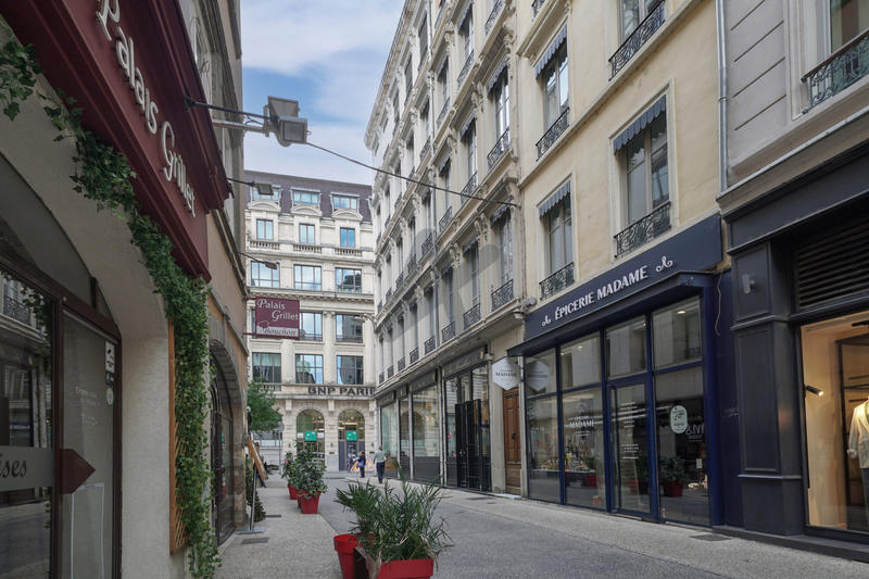 Appartement - 77 m² - 2 pièces