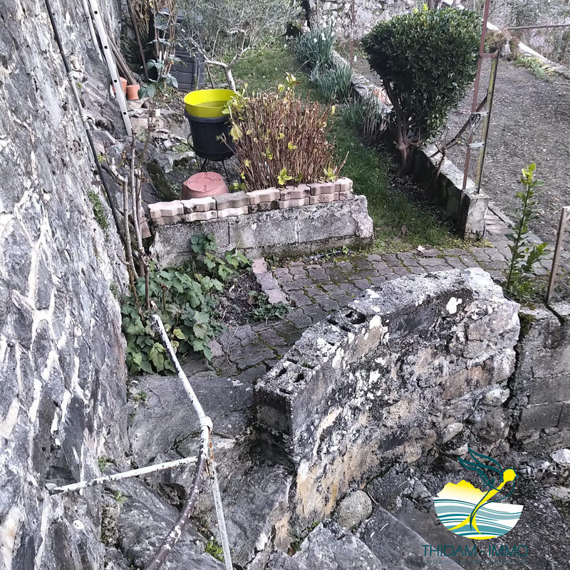 Maison traditionnelle - 232 m² - 10 pièces