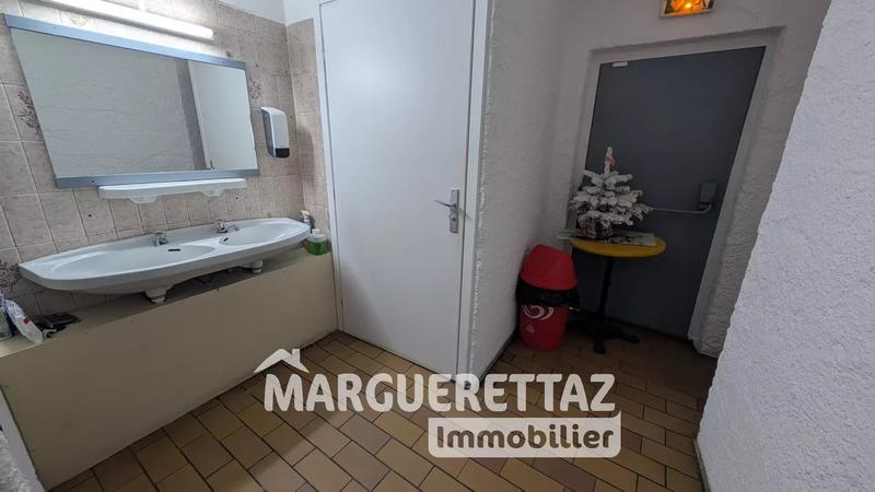 Local commercial - 178 m² - 4 pièces