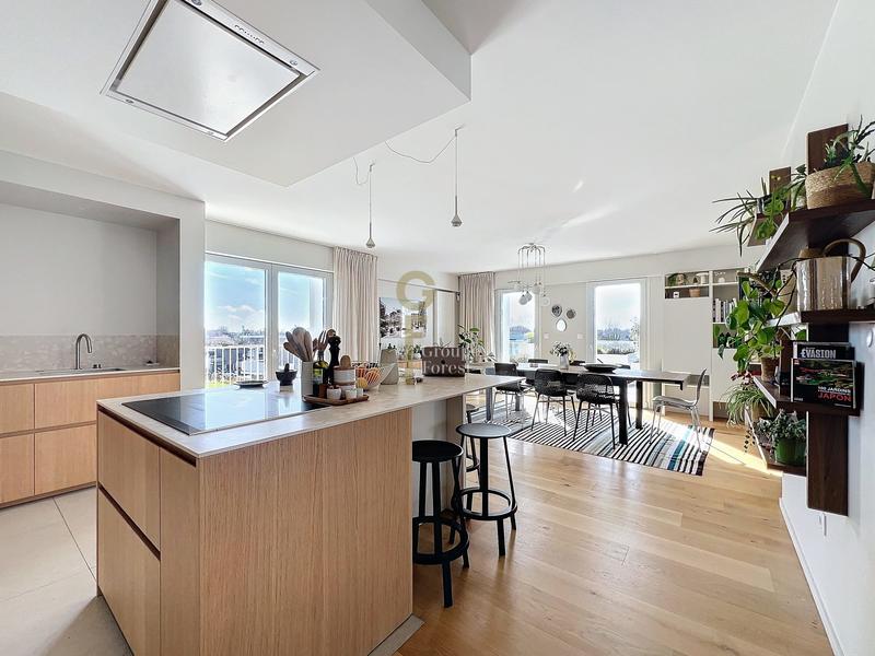 Appartement - 176 m² - 5 pièces