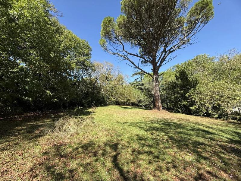 Maison - 295 m² - 9 pièces