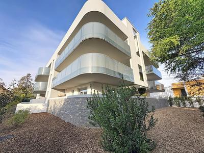 Appartement - 84 m² - 3 pièces