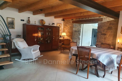 Maison - 200 m² - 2 pièces