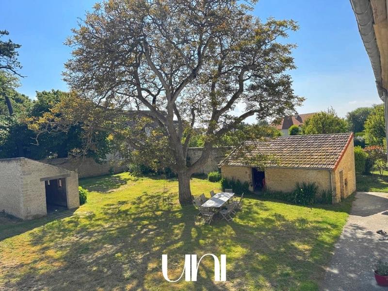 Maison - 228 m² - 7 pièces