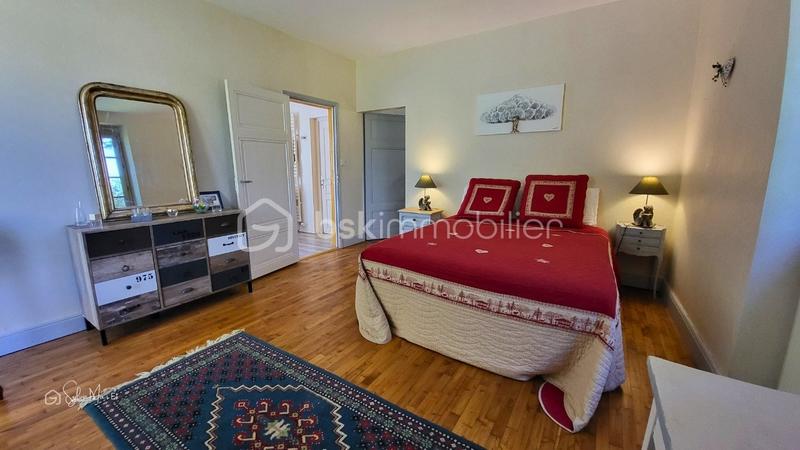 Propriété - 520 m² - 15 pièces