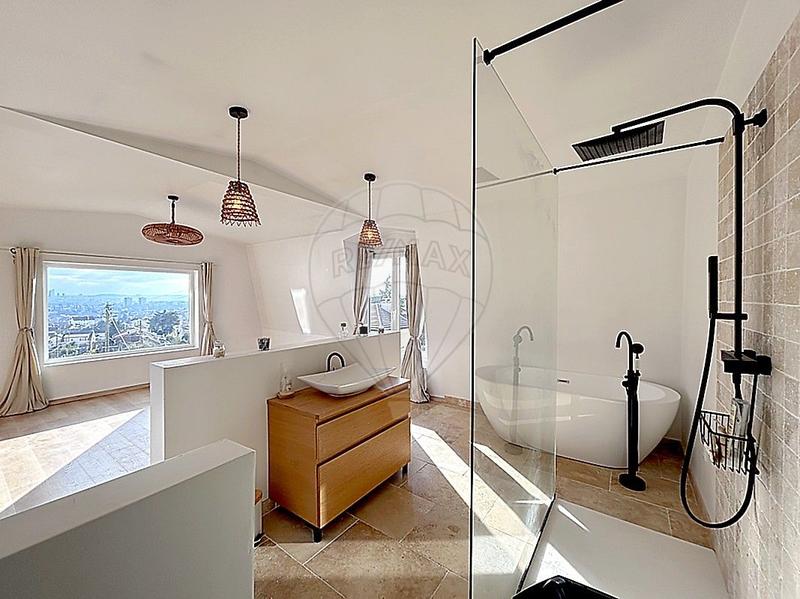 Maison d'architecte - 138 m² - 6 pièces