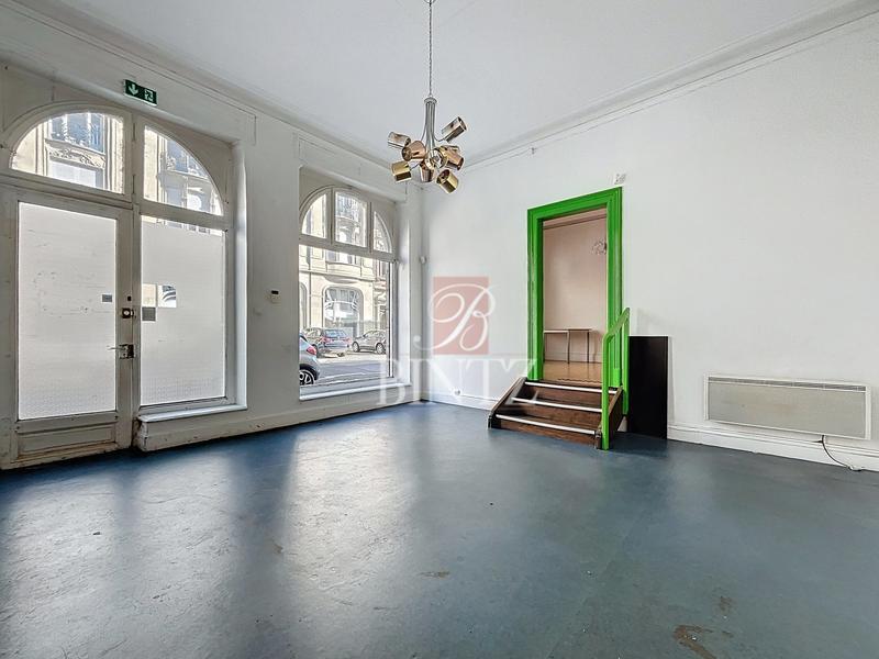 Local commercial - 48 m² - 2 pièces