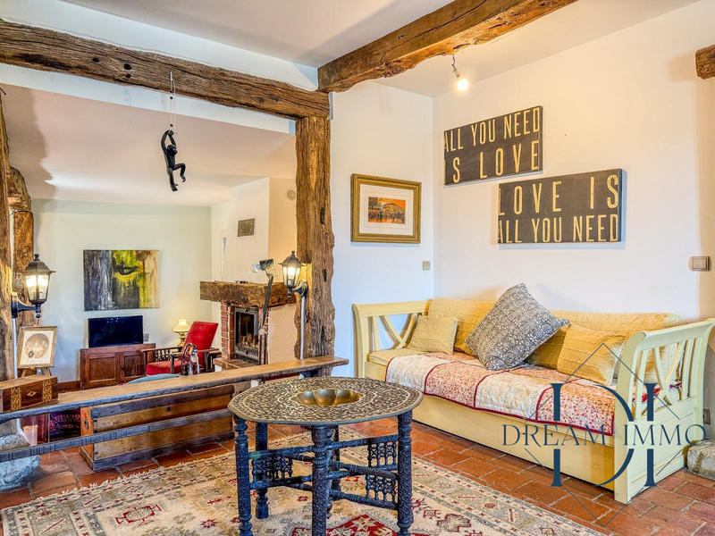 Maison - 200 m² - 7 pièces