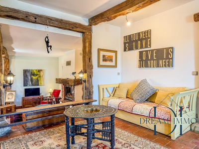 Maison - 200 m² - 7 pièces