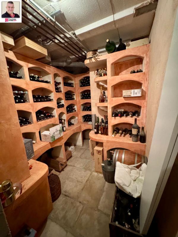 Maison - 240 m² - 7 pièces