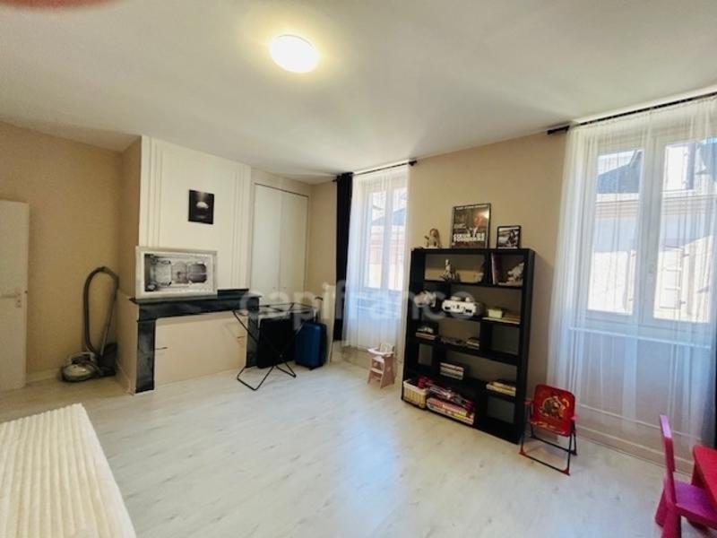 Appartement ancien - 97 m² - 3 pièces