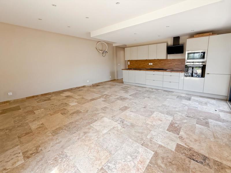 Appartement - 80 m² - 4 pièces