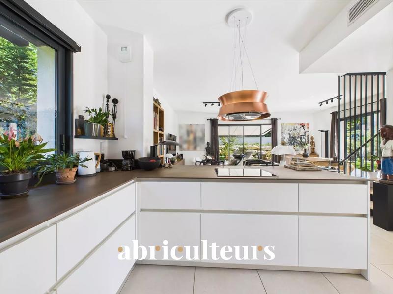 Maison - 111 m² - 4 pièces