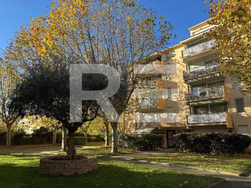 Appartement - 98 m² - 5 pièces