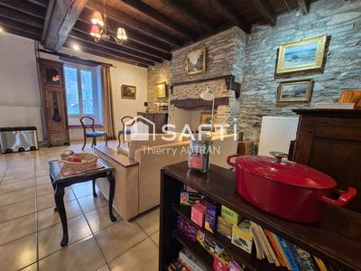 Maison - 245 m² - 8 pièces