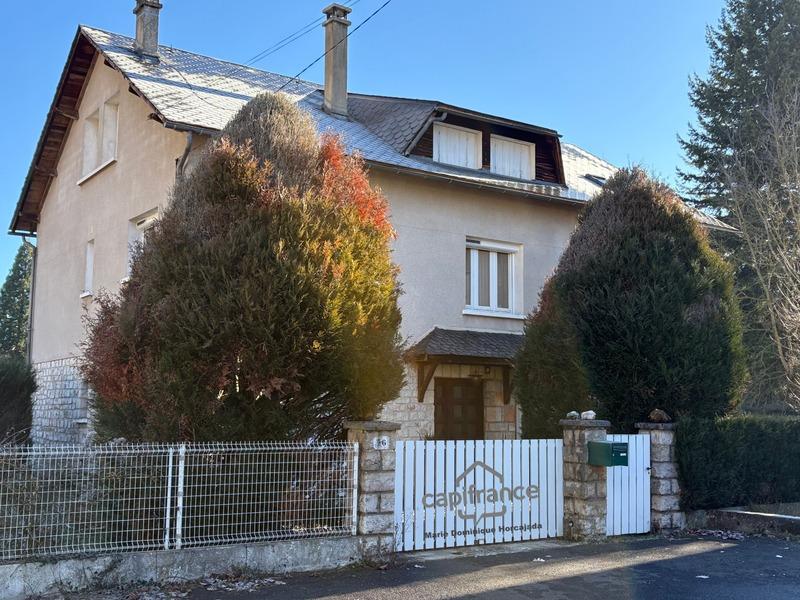 Maison - 217 m² - 6 pièces