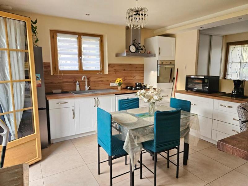 Maison - 190 m² - 8 pièces