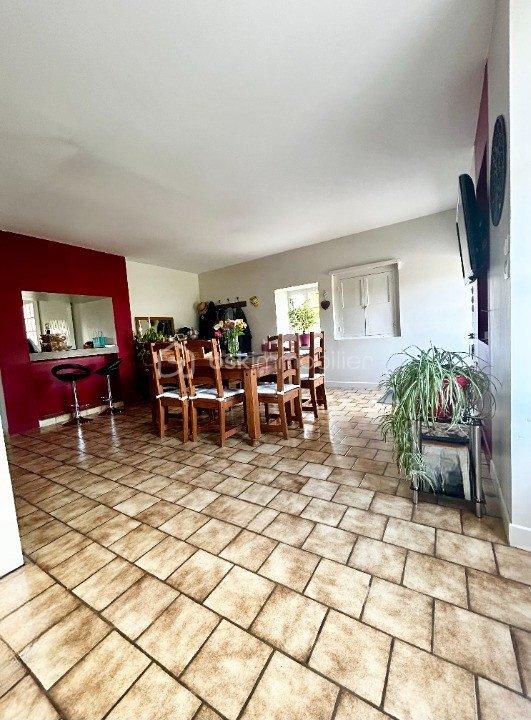 Corps de ferme - 240 m² - 10 pièces