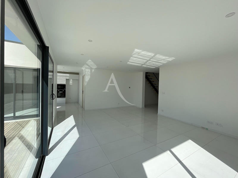 Maison - 121 m² - 6 pièces