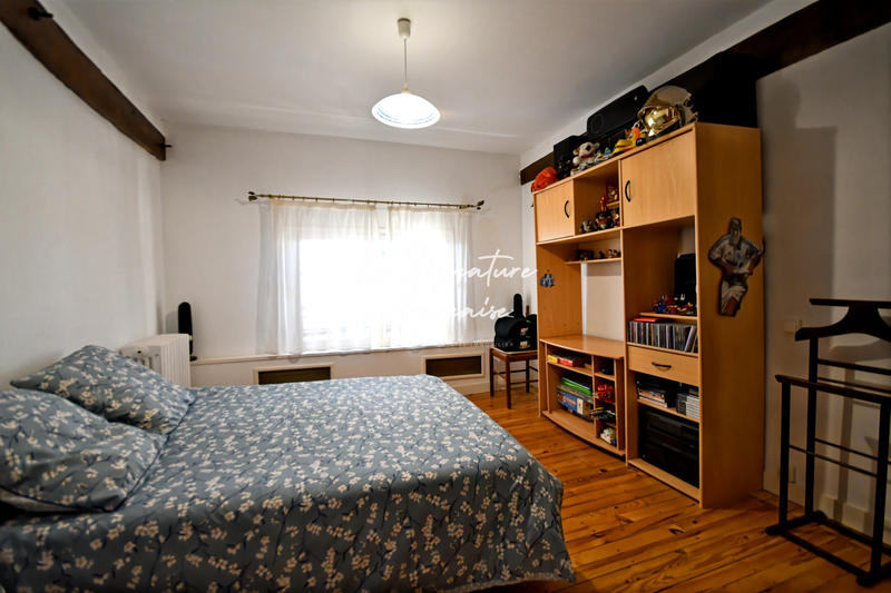 Maison - 341 m² - 16 pièces