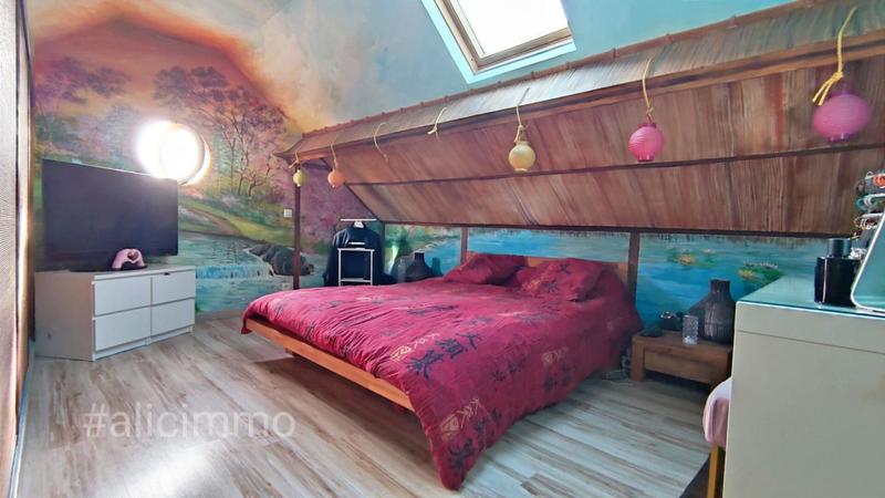 Maison - 300 m² - 6 pièces