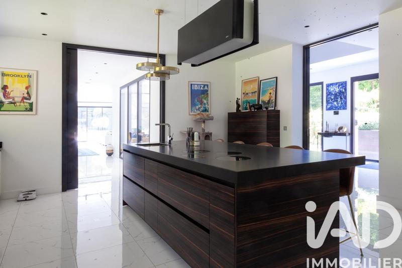 Maison de maîtres - 695 m² - 16 pièces