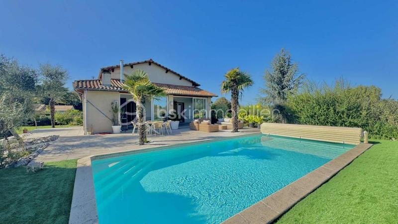 Maison traditionnelle - 165 m² - 6 pièces