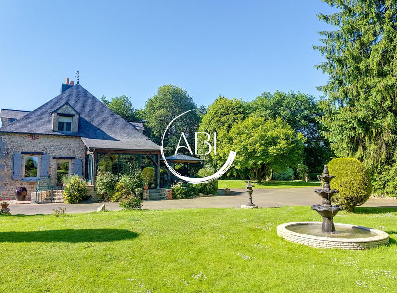 Maison ancienne - 250 m² - 7 pièces