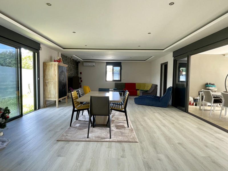 Maison - 180 m² - 7 pièces