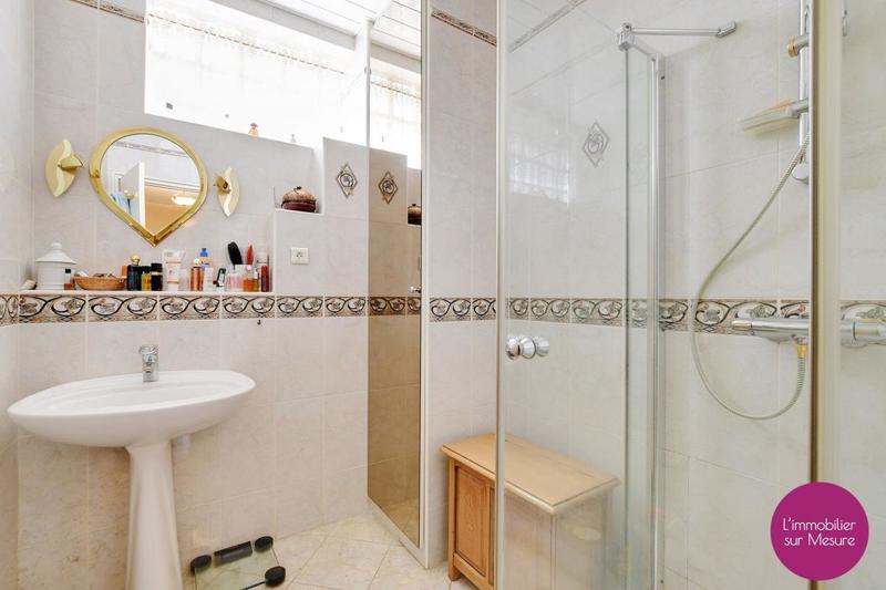 Maison - 270 m² - 6 pièces