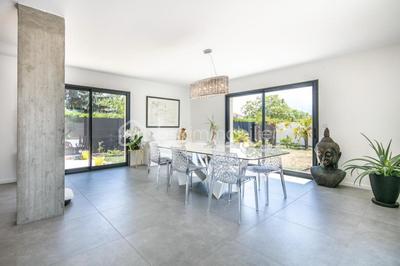 Maison - 175 m² - 6 pièces