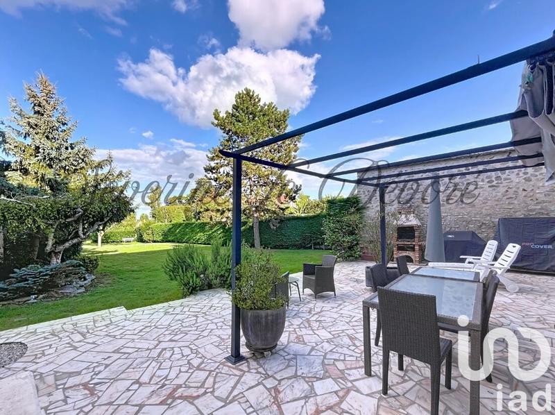 Maison - 215 m² - 9 pièces