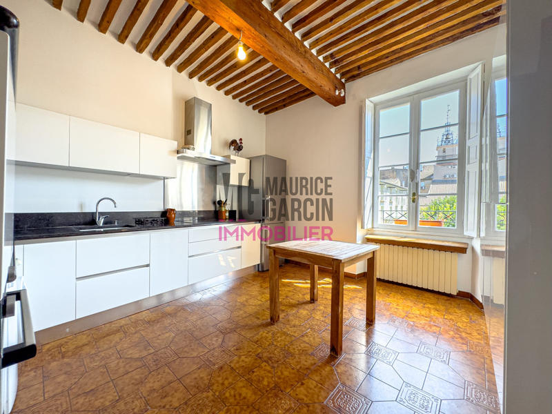 Appartement - 192 m² - 6 pièces