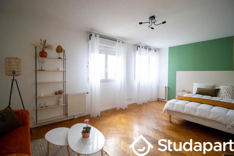 Chambre - 15 m² - 1 pièce