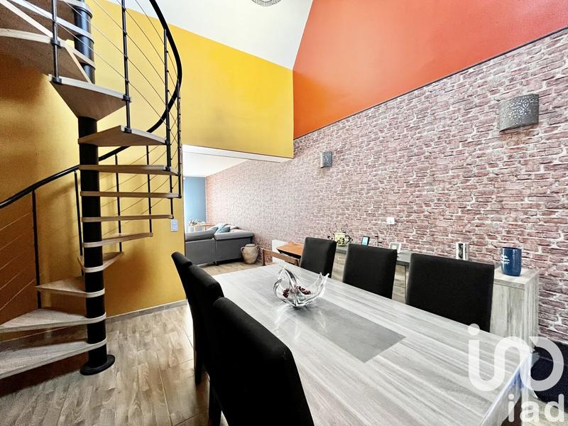 Maison - 222 m² - 7 pièces