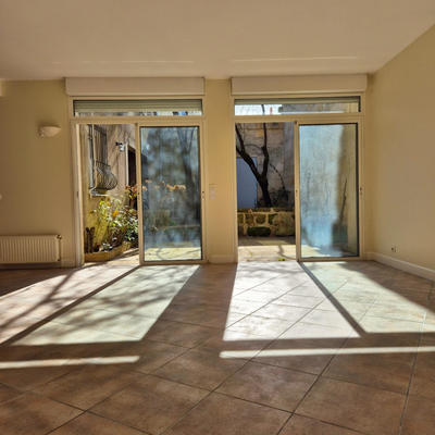 Maison - 225 m² - 8 pièces