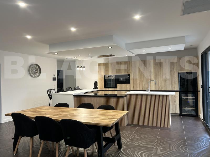 Maison - 144 m² - 6 pièces