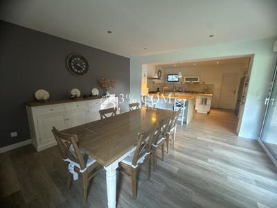 Pavillon - 140 m² - 8 pièces