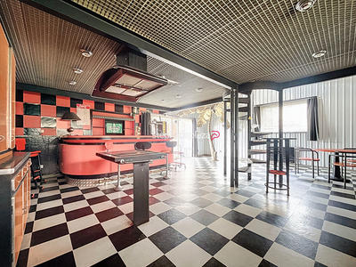 Maison - 140 m² - 3 pièces