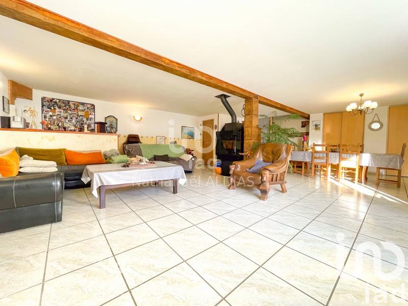 Maison - 731 m² - 15 pièces