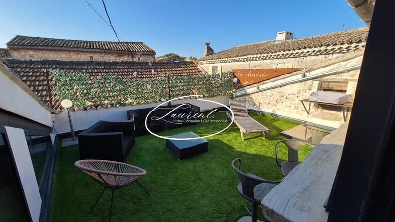 Maison - 243 m² - 8 pièces