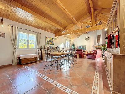 Maison - 174 m² - 6 pièces