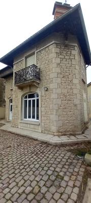 Maison - 300 m² - 6 pièces