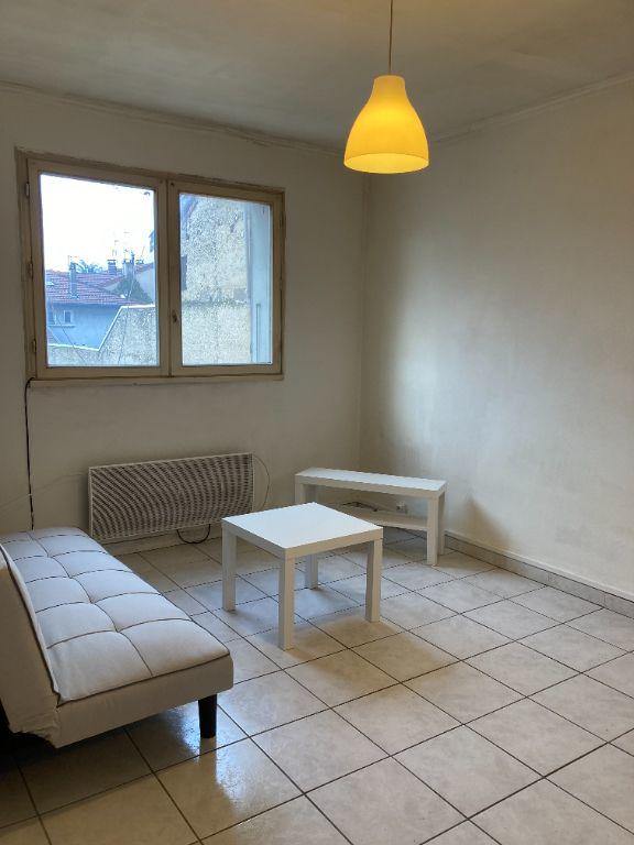 Studio - 21 m² - 1 pièce