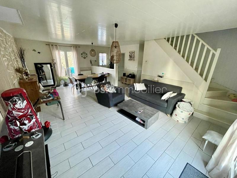 Maison - 97 m² - 6 pièces