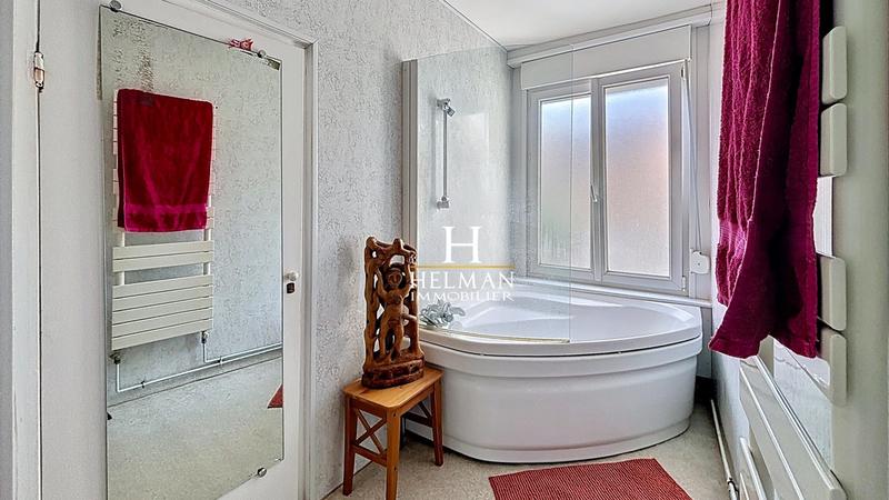 Maison - 296 m² - 8 pièces