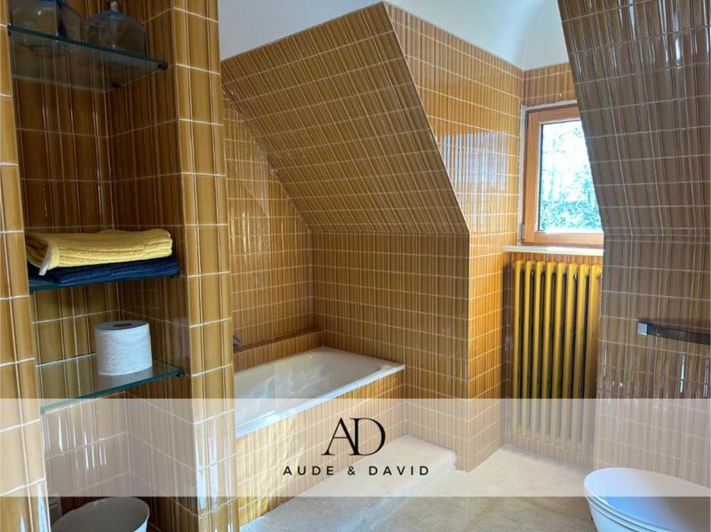 Maison - 200 m² - 10 pièces