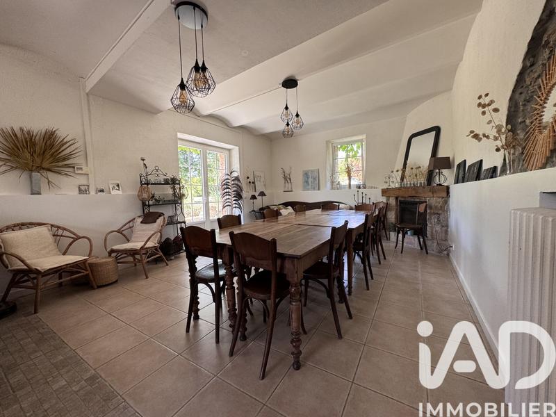 Maison - 202 m² - 7 pièces