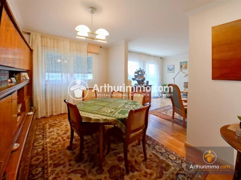 Appartement - 96 m² - 5 pièces