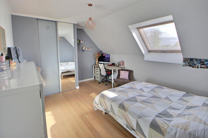 Maison - 231 m² - 7 pièces